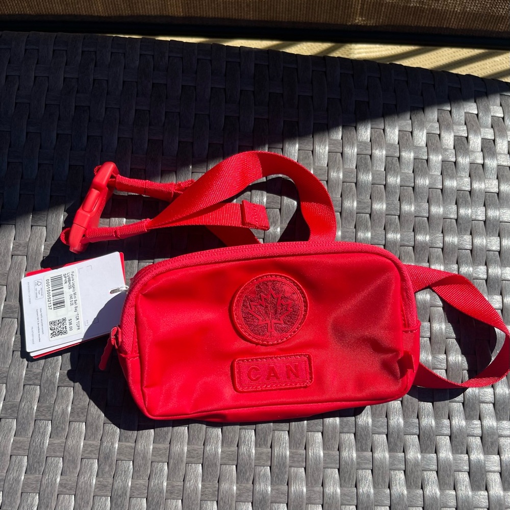 NWT 🇨🇦 Lululemon Team Canada Future Legacy Mini Belt Bag 
COC CPC Logo